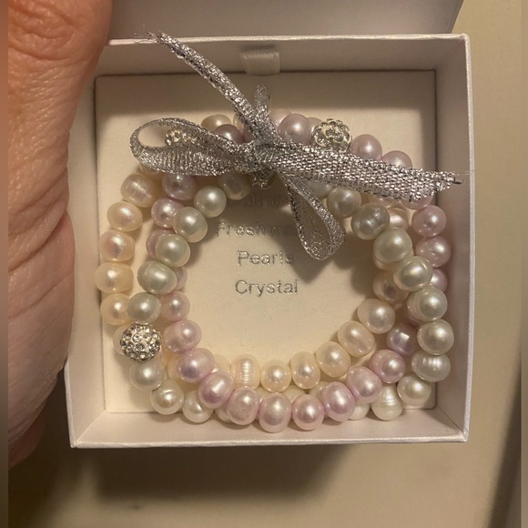Jewelry - Pearl bracelet set 💍